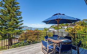 Te Moenga Treasure - Acacia Bay